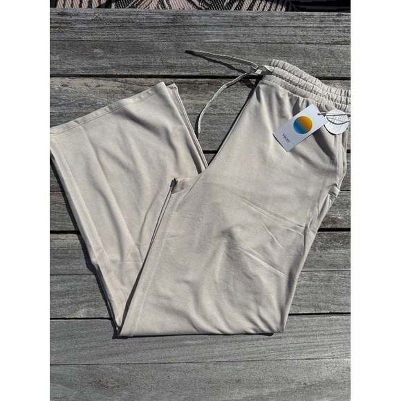 Vuori Pants - VUORI Halo Essential Wide Leg Pant Ecru Heather Size Large NWT 🤍✨